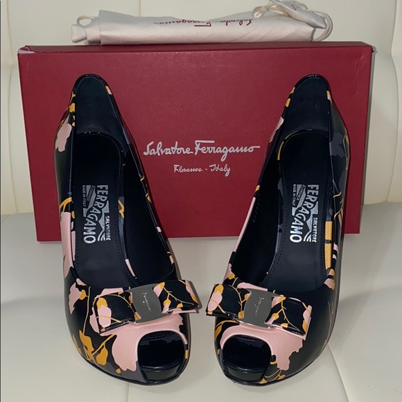 Salvatore Ferragamo Shoes - Salvatore Ferragamo Plum Flowe heels Sz 10 👠